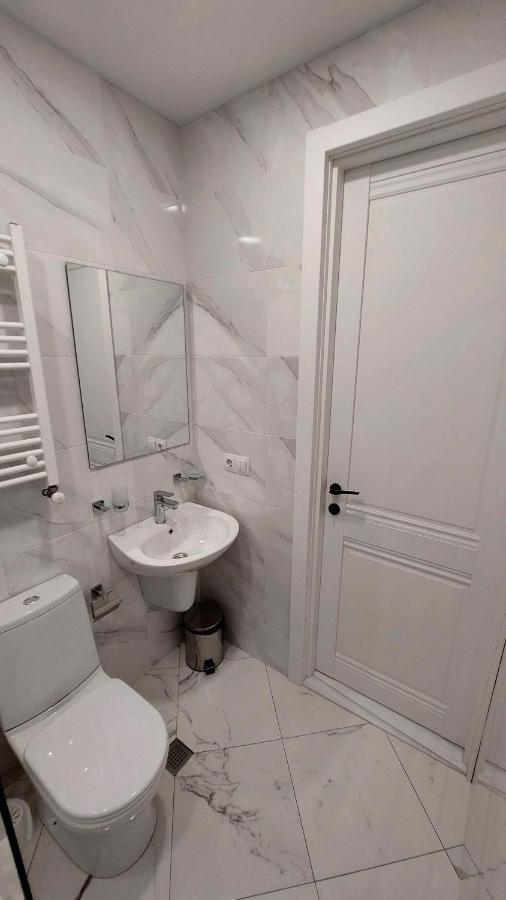 Falcon Boutique Hotel Тбилиси Экстерьер фото