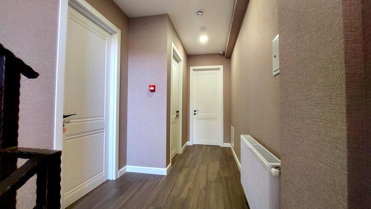 Falcon Boutique Hotel Тбилиси Экстерьер фото