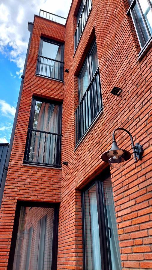 Falcon Boutique Hotel Тбилиси Экстерьер фото