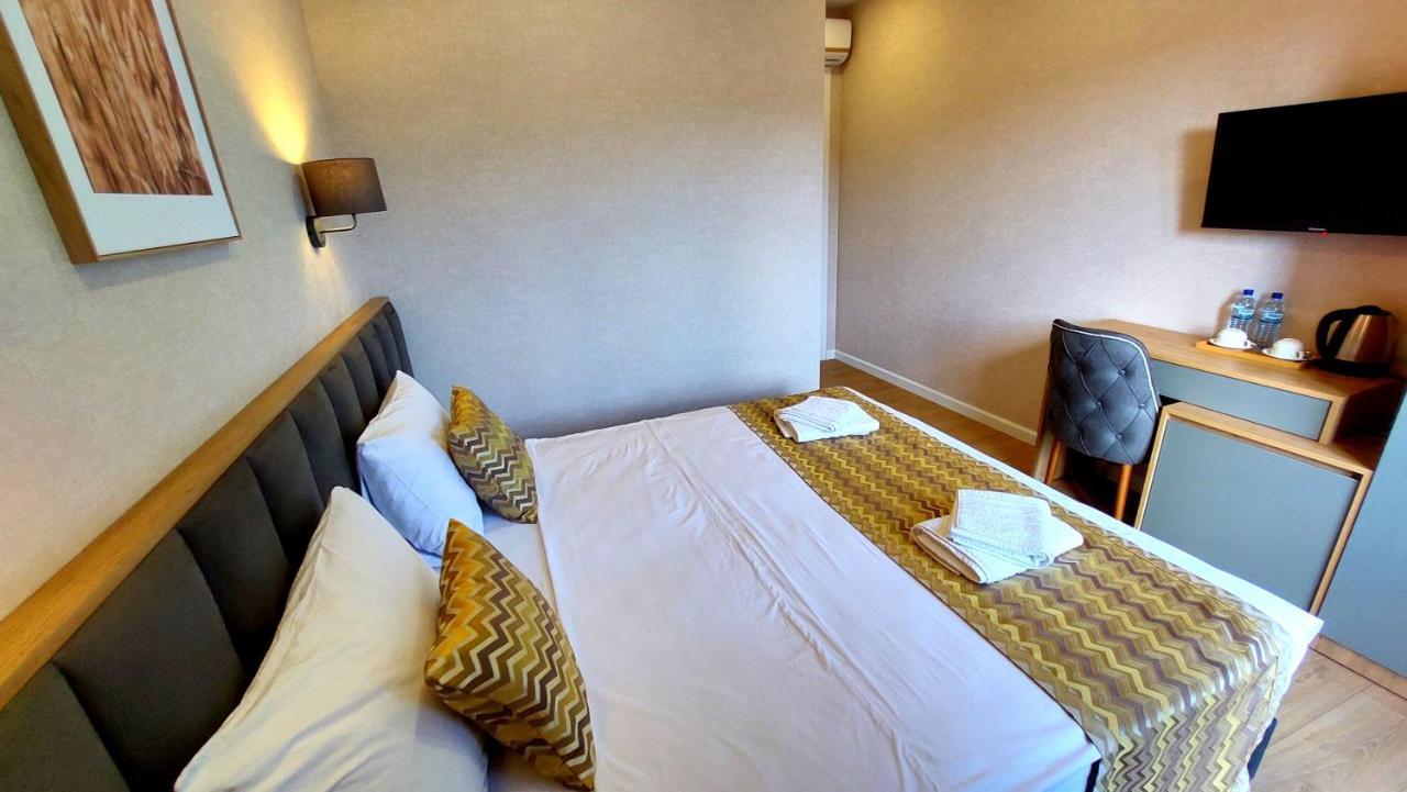 Falcon Boutique Hotel Тбилиси Экстерьер фото