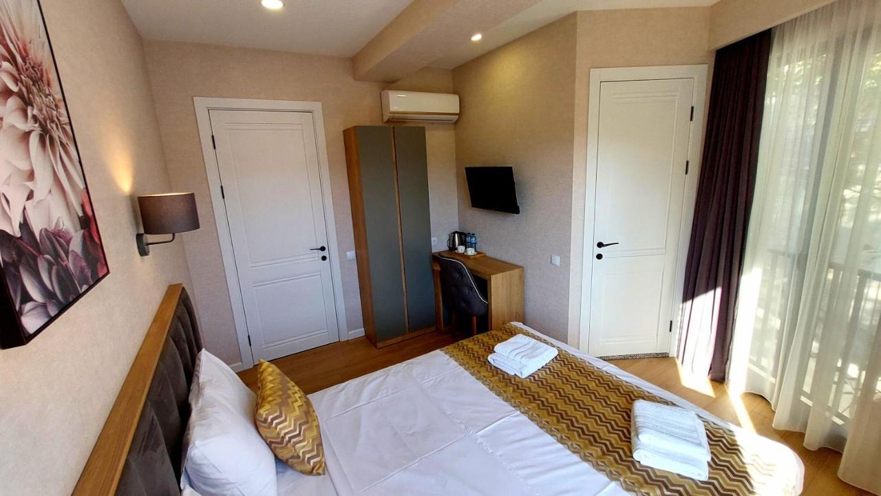 Falcon Boutique Hotel Тбилиси Экстерьер фото